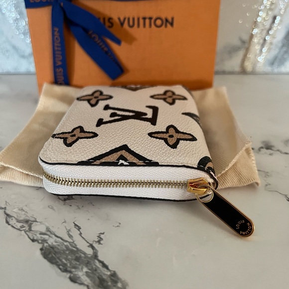 Louis Vuitton Wild At Heart Cream Black Logo Monogram Zippy Wallet - Picture 3 of 12